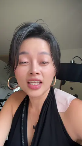Hồi xưa thì sợ giặc “vô học”, còn giờ thì sợ “bọn giả danh có học” quá! Về Việt Nam kiếm ăn mà hay chê “nước Việt Nam nhiễm cái này cái kia” quá mấy má ! Chưa đủ trình!