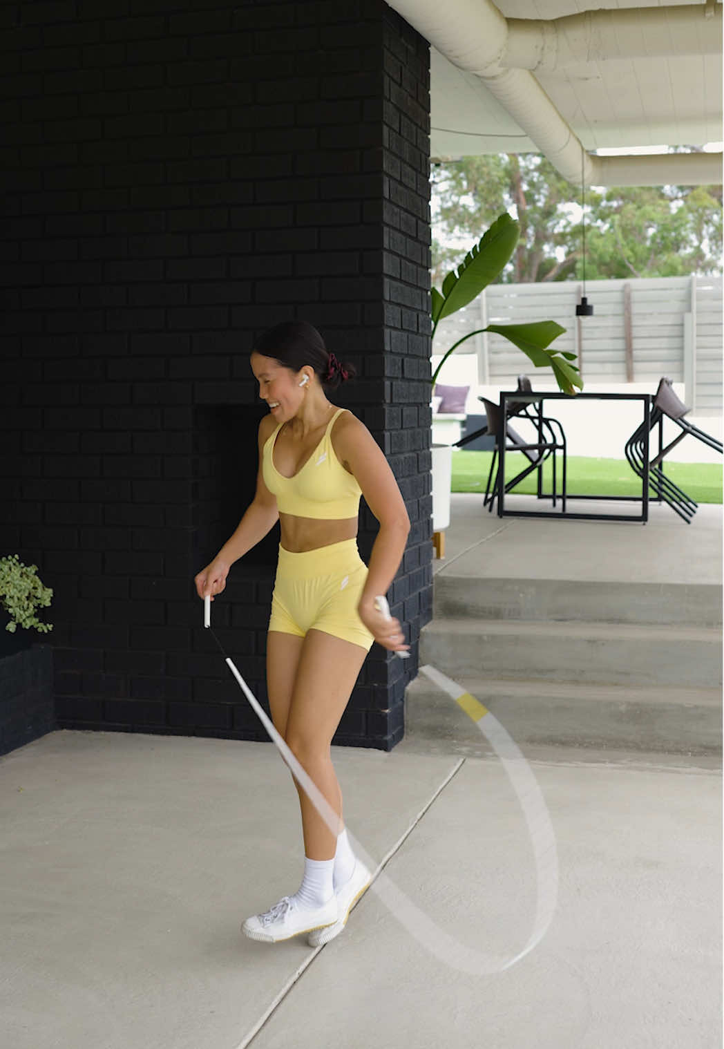 summertime ☀️  using beaded rope link in bio or visit www.rea.fitness 🤍#jumpropetricks #jumprope #skipping 