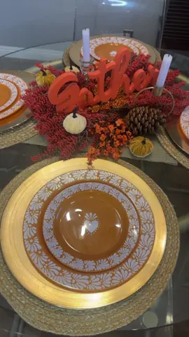 Table decor for Thanksgiving .  Is never too early .. they will sale out ! 