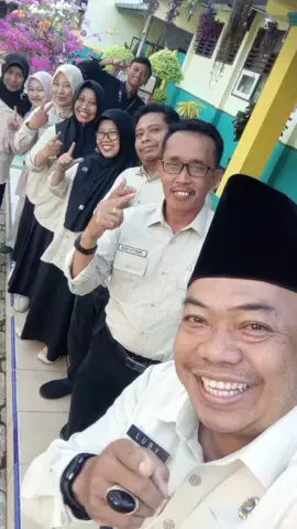 selamat pagi, semangat pagi !!!! #guslubybaral #smpn2pantijember #kemuningsarilor_panti #glagahwero_panti_jember #badeanbangsalsarijember 