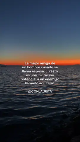 la mejor amiga de un hombre que está casado se llama esposa.  #frases #Edit #parejas #pensamientos #frasedeldía 