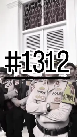 Anda itu pelindung rakyat Bukan pelindas rakyat 🥺🥺🥺 #polisiindonesia #indonesia🇮🇩  #merdeka #onepiece #demodpr 