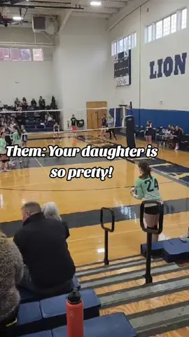 She's actually amazing.  #greenscreenvideo #greenscreen #volleyball #mygirl #fypシ 