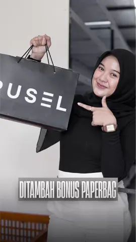 Untung banyak buat kamu yang mau checkout di live ruselco sob! 🤩 Buruan join live sekarang promo terbatas.  #ruselco #stepupyourstyle #handbag #clutchbag 