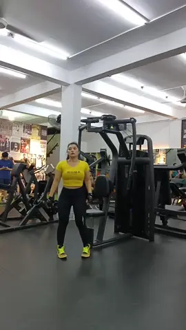 jalani saja apa yang aku inginkan bukan yang orang lain inginkan aku tidak suka di atur siapa pun. #fyp #motivasihidup #cewekgym #💪 #bodygoalz 