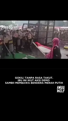 Nyokapnya siapa nih? keren abis!!! #demo #polisi #dpr #dewanperwakilanrakyat #demokrasi