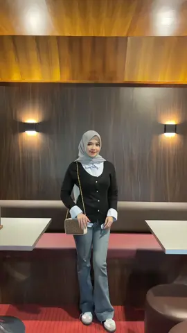 Cakep pwoll @Missie.id 😍btw aku pakai warna blue size m yahh✨ #fyp #ootdfashion #ootdhijab #outfitinspo #outfitideas 