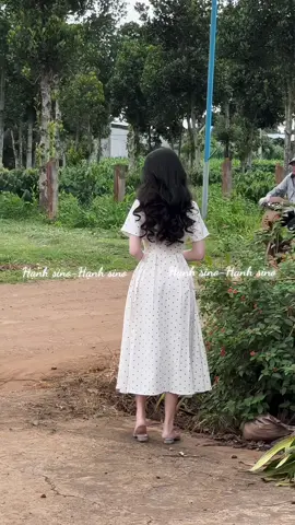 Bố tui kêu cỏ k đi cắt ở nhà mà sống ảo🤣🤣#xhuong #vayxinh #tiktok #viral #xh 