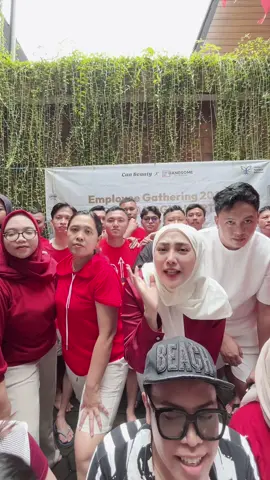 Tahun ini liburannya deket2 ajaaa ya gais karena packingan kita banyak wkwkwk spesial liburan ulang tahun Can beauty dan sekaligus merayakan hari kemerdekaan.. Ada yg mw jd salah satu karyawan bunda??? Yg mauuu ayooo cunggg 👆@JURAGAN HANDSOME  #fyp #canbeauty #canbehandsome 