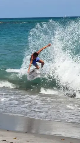 Slo-mo spray #skimboarding #zapraptor #slomo #florida #aesthetic 