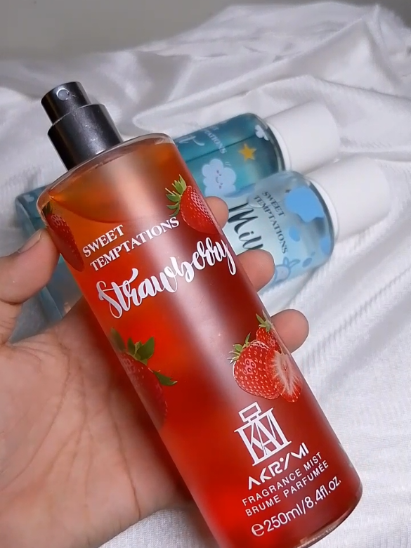 STRAWBERRY SCENT #fruityflavor #perfumetiktok #Perfumes #fragrance #akrymi 