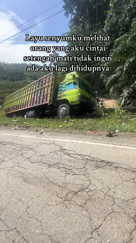 Alhamdulillah masih di kelilingi dengan orang orang yang baik,terimah kasi yang sebesar besarnya kepada saudara saudaraku yang turut membantu dan berdoa mau yang jauh atau yang dekat semuanya turut membantu#teambugisselatan⚡️ #wijathobonetransport #bugisbone #lintaspulau 