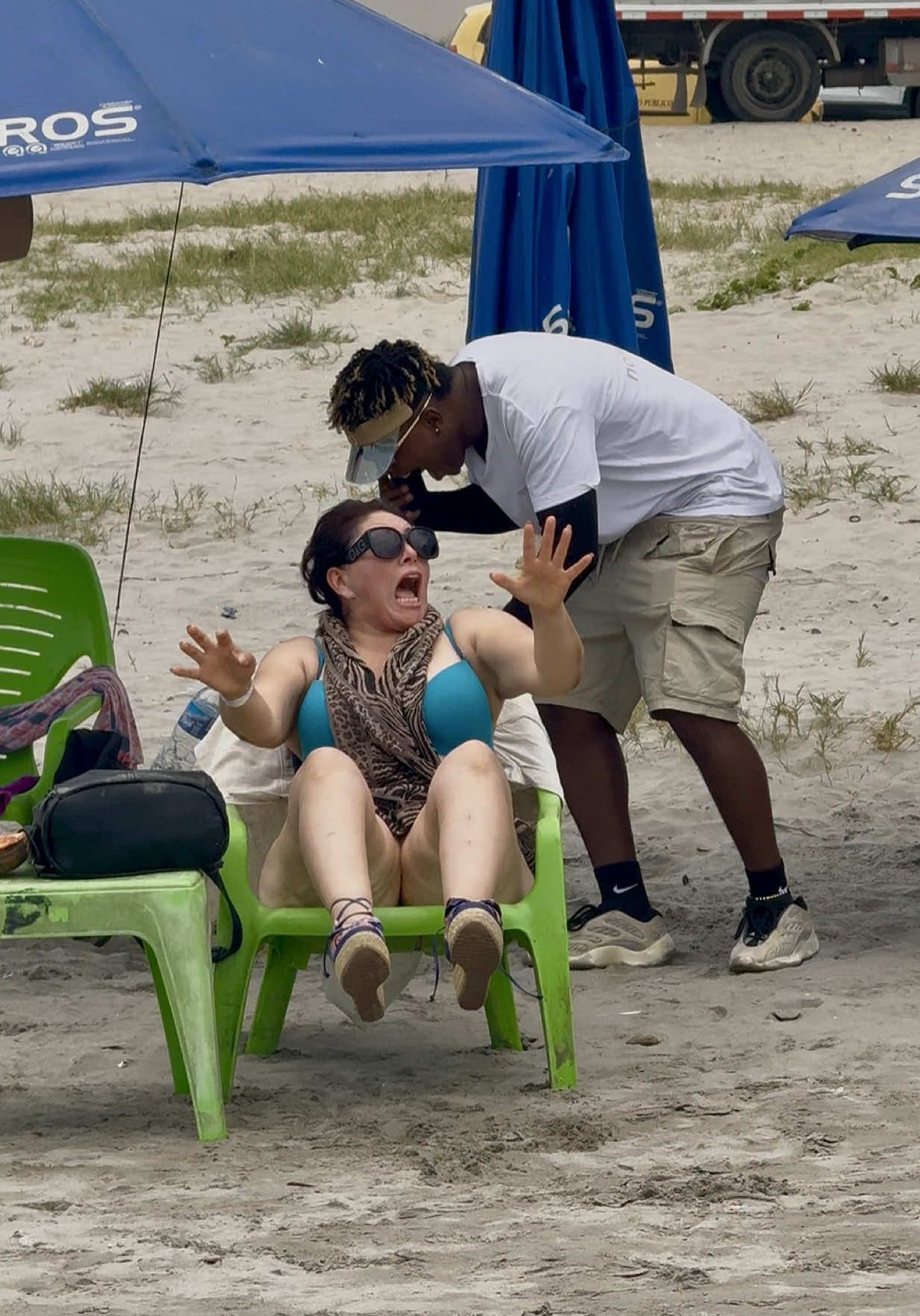 AY NOO YA BASTA!! 😳🤯😂 #BeachVibes #FunnyVacation #LeaveMeAlone 😂 #OceanLaughs #SummerComedy  