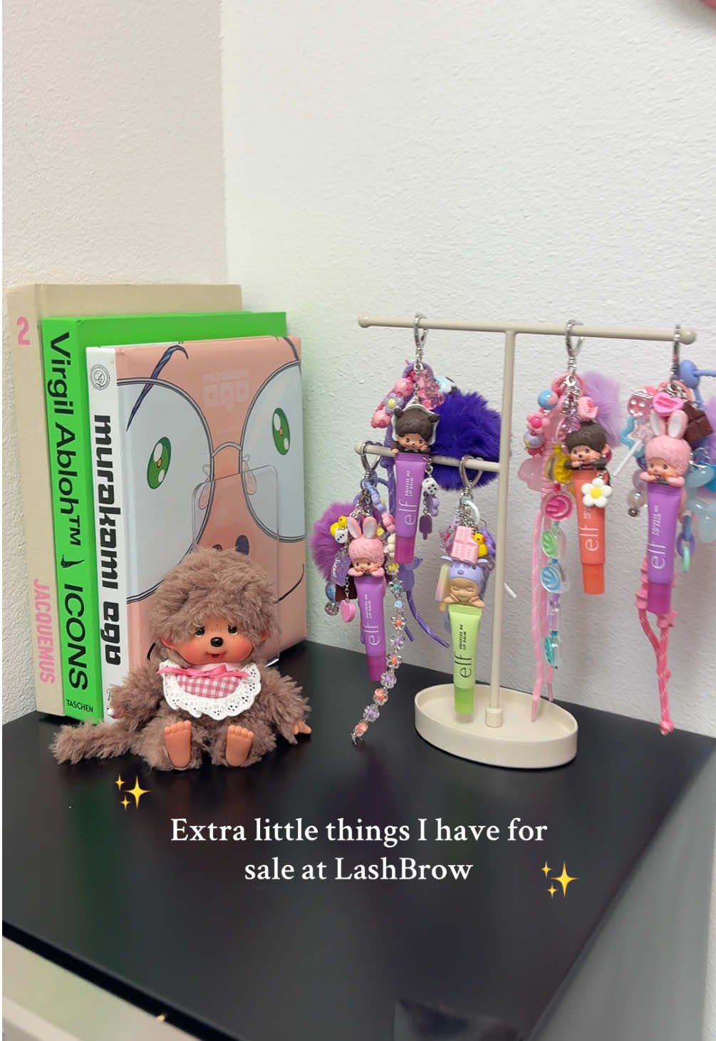 Who doesn’t love little ✨trinkets✨ #LipGlossKeyChains #Monchhichi #SonnyAngel @BlingsAndThangz 