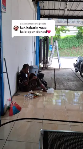 Membalas @a.prasto Rezeji untuj abah YAYAT,Alhamdulillah kalian semua hebat bngt berkat kalian vt abah yayat ini rame,semoga semua doa dan kebaikan dibalas oleh Allah SWT,Setelah aku diskusi dengan oengurus setempat alhamdulillah dengan senag hati mengizinkan untuk aku OPEN DONASI,BISMILLAH temen2 semoga dengan ini kita bisa membantu abah untuk berobat dan meringankan beban nya Yang mau donasi boleh dm aja ya untuk noreq nya soalnya kena pelanggaran vt yang sebekumnya🙏🥺#donasi #fypシ゚viral #fyp 
