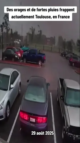 Des orages et de fortes pluies frappent actuellement Toulouse, en France #toulouse #france 