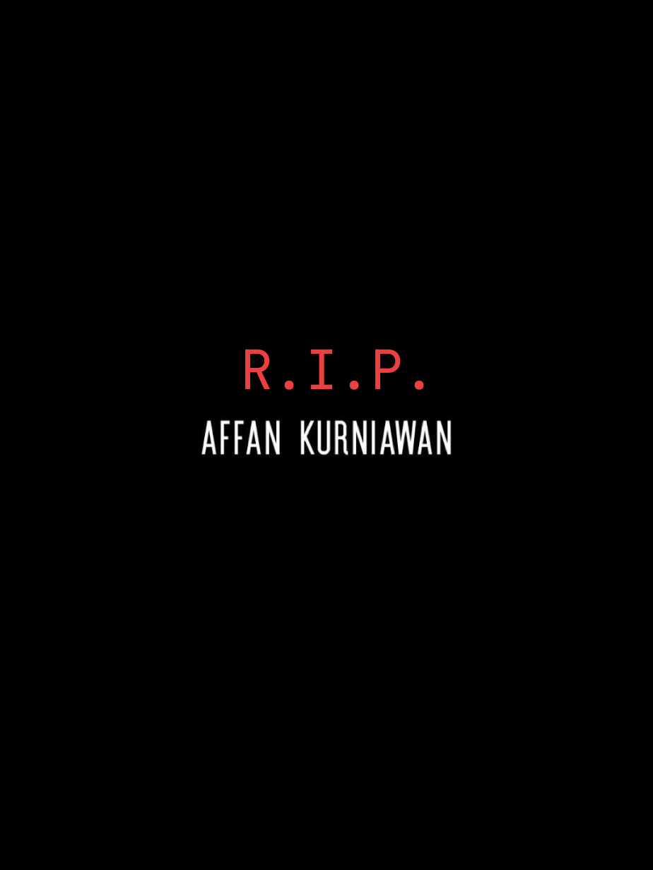 Innalillahi wa inna ilaihi raji’un. Kita amat terpukul dan geram atas wafatnya Affan Kurniawan, pengemudi ojol yang meninggal tragis saat menyuarakan hak. Hidup muda penuh harapan terenggut dalam perjuangan keadilan.  Kepada keluarga almarhum, doa dan dukungan kita menyertai. Tidak ada yang dapat mengobati luka kehilangan putra tercinta. Affan berkumpul dengan ribuan rakyat karena hak konstitusional mereka. Kita harus berdiri bersama mereka yang menuntut keadilan dan melindungi hak menyuarakan pendapat. Kita mendesak investigasi transparan dan proses hukum tegas. Langkah Kapolri dengan permintaan maaf terbuka harus dituntaskan dengan penegakan hukum konsekuen. Ke depan, penyampaian aspirasi harus tetap bisa dilakukan tanpa rasa takut. Namun, bagaimana rakyat dituntut menyampaikan aspirasi dengan damai jika wakil rakyat dan penyelenggara negara berperilaku semena-mena dan berkomentar semaunya yang meremehkan akal sehat publik? Tuntutan penyampaian aspirasi damai harus diimbangi kesediaan mendengarkan dan mempertimbangkan aspirasi secara serius dan beradab, bukan malah meremehkan hingga memantik kemarahan dan keputusasaan publik. Terima kasih kepada sesama rakyat yang saling menjaga dalam demonstrasi kemarin. Sikap rakyat ini menunjukkan kekuatan dan kedewasaan dalam berdemokrasi. Jangan ada lagi nyawa melayang saat menyampaikan aspirasi. Keadilan harus hadir sekarang, untuk Affan, keluarganya, dan masa depan demokrasi kita.