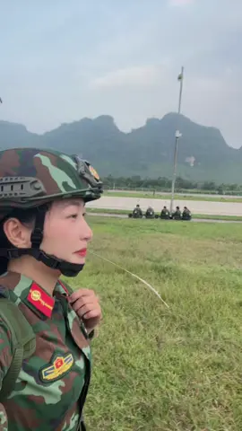 Đi học về 🤣🤣🤣 #khoinuchiensithongtin #A80 #qđndvn🇻🇳👮‍♂️👮‍♂️👮‍♂️ #dieubinh 