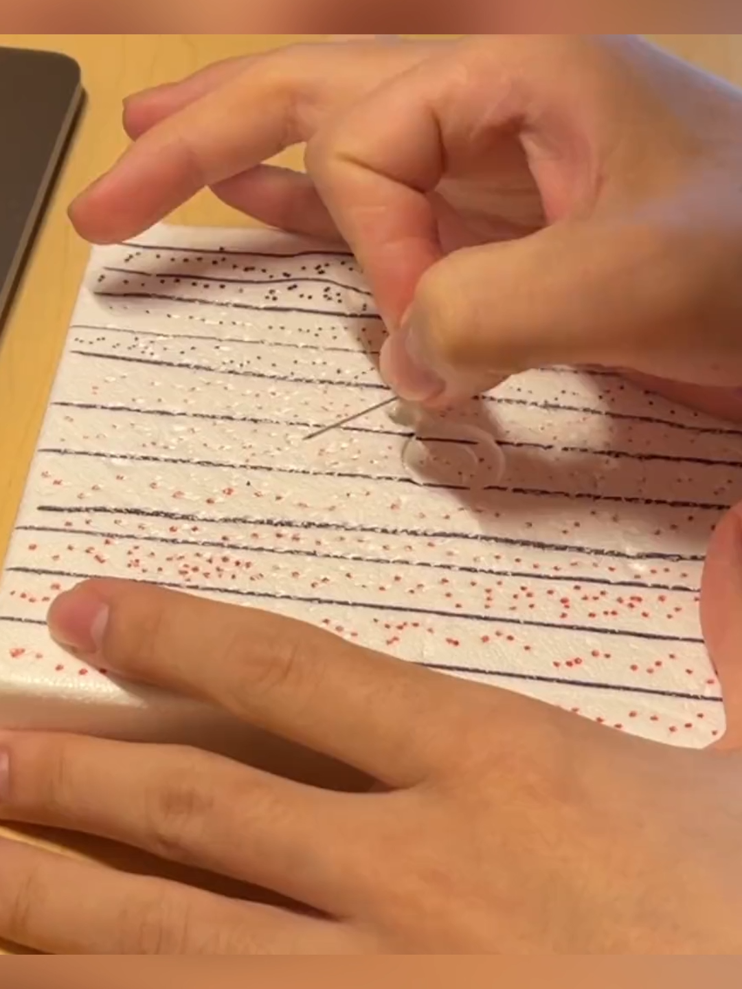 How do med students train? 👀 Using foam to master the 