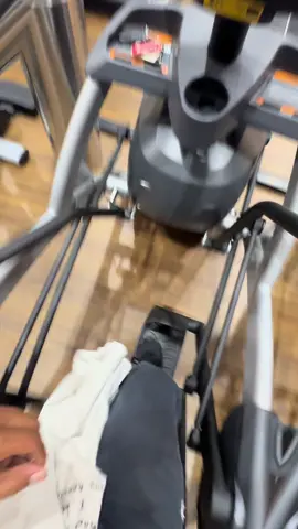 #doingshit #edgefitness #gym #shananigans #goals  -SendHelp……🫨👽