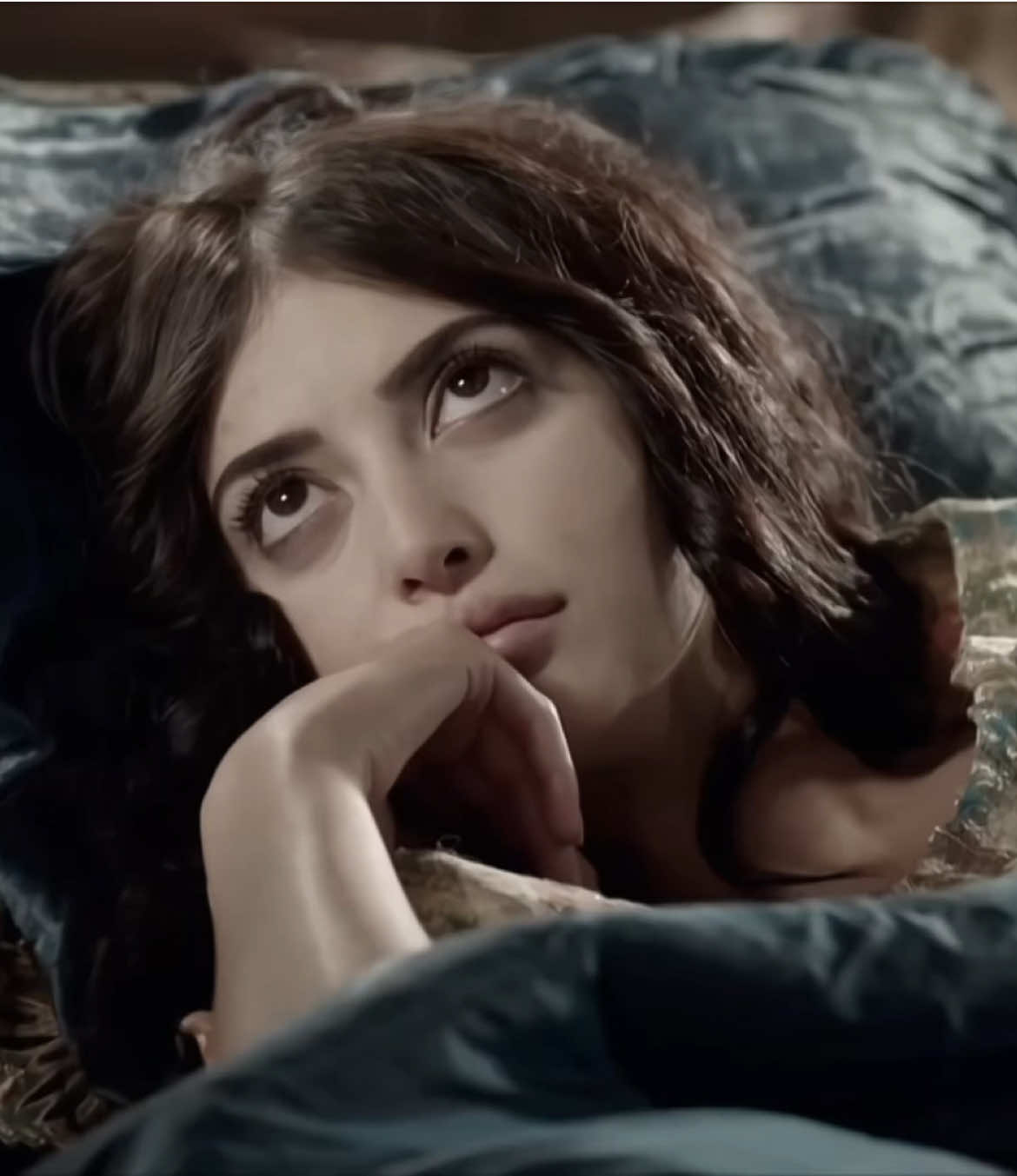 يلا اصحى غنت فيروز #melikeipekyalova 