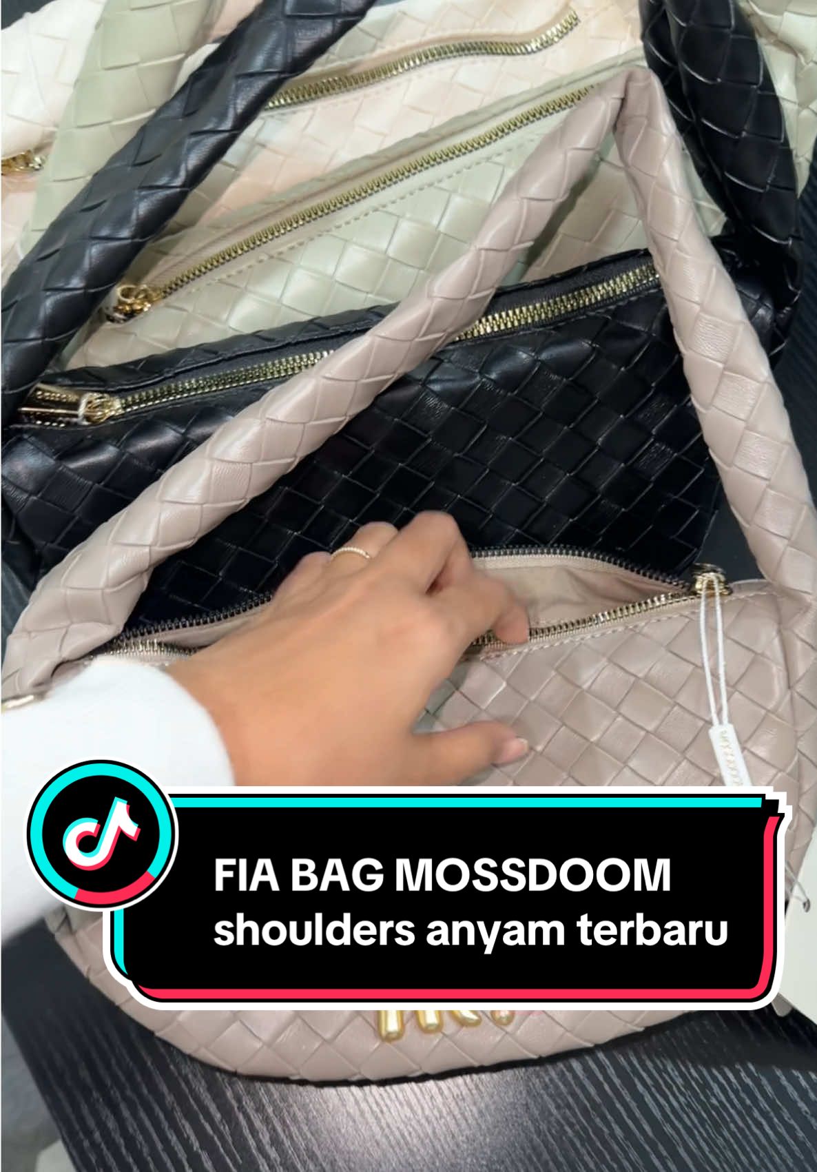 tas terbaru dari mossdoom yang lucu ini masa ga di co si ka #livehighlights #tiktoklive #taswanita #mossdoom #shopmaster 