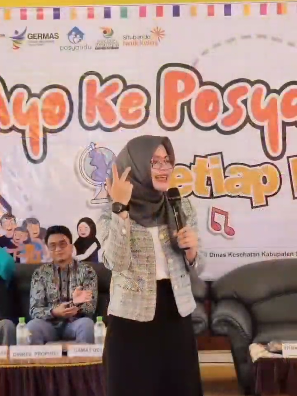 GERAKAN POSYANDU AKTIF - Pelaksanaan Kegiatan Gerakan Posyandu Aktif Dinas Kesehatan Situbondo Bersama TP PKK Kabupaten Situbondo dan Dinas Kesehatan Propinsi Jawa Timur Bertempat di Posyandu Teratai 4 Desa Blimbing Kecamatan Besuki. #fyppppppppppppppppppppppp #situbondonaikkelas🔥 #pkmwidoropayung #situbondojawatimur 