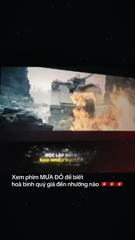 Mưa đỏ là một bộ phim điện ảnh Việt Nam thuộc thể loại lịch sử – chiến tranh – chính kịch ra mắt năm 2025 do Đặng Thái Huyền làm đạo diễn, được chuyển thể từ tiểu thuyết cùng tên của nhà văn Chu Lai và đồng thời lấy cảm hứng từ sự kiện 81 ngày đêm chiến đấu để bảo vệ Thành cổ Quảng Trị năm 1972. Lấy bối cảnh tại Thành cổ Quảng Trị trong giai đoạn chiến tranh Việt Nam, phim xoay quanh cuộc chiến đấu 81 ngày đêm của một tiểu đội lính trẻ, phần lớn là học sinh và sinh viên. #phimmuado #hoabinh #hochiminh #vietnam #xuhuong 