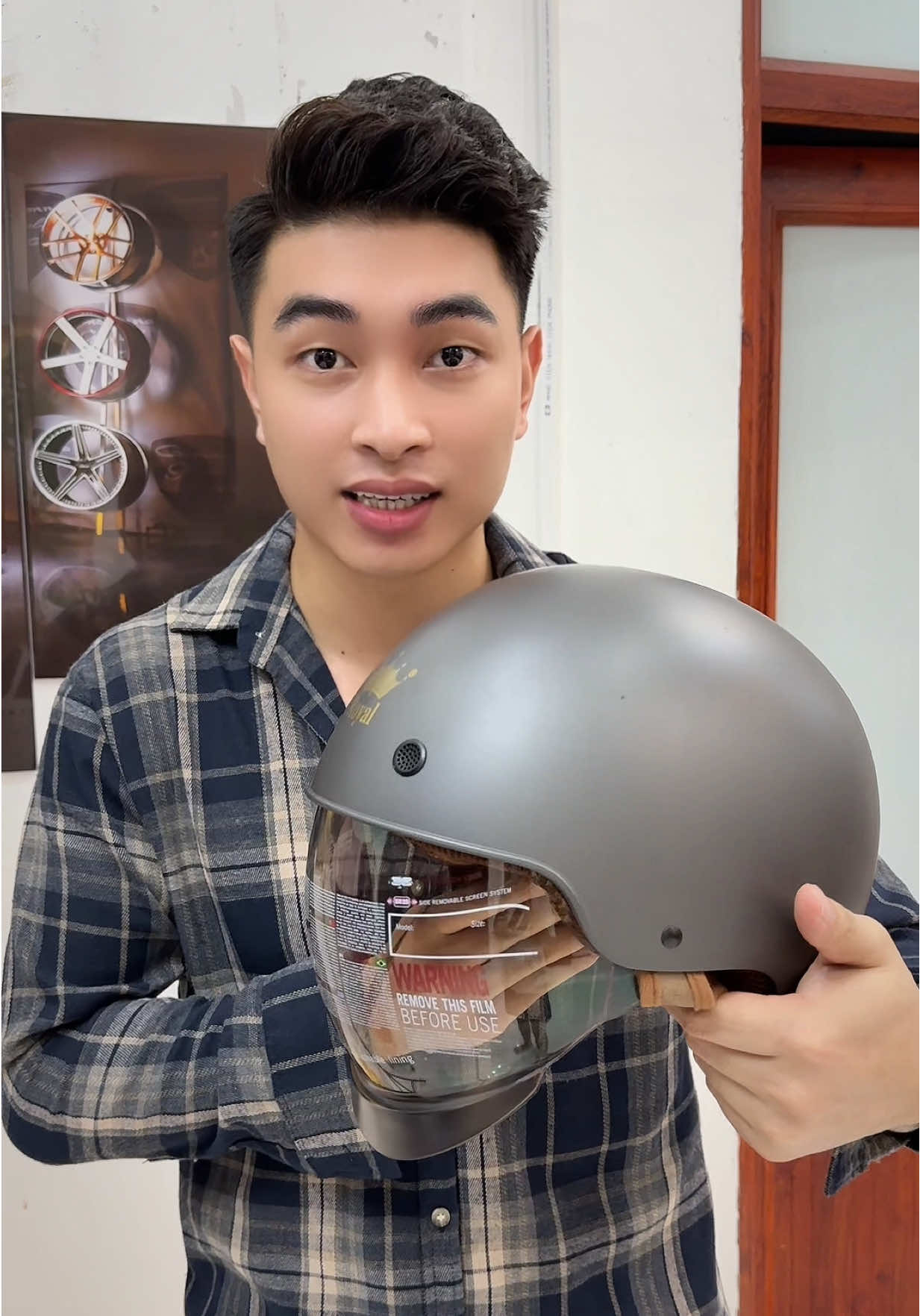 (Tặng áo mưa) Mũ bảo hiểm Roya