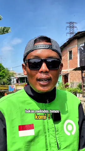 save driver ojol 🥀, semoga tidak terulang kembali kejadian seperti ini.  #gojekscooter #fyp 