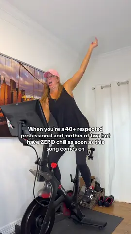 Impossible to stay calm #40something #midlife #xennial #femalecomedy #bizmarkie 