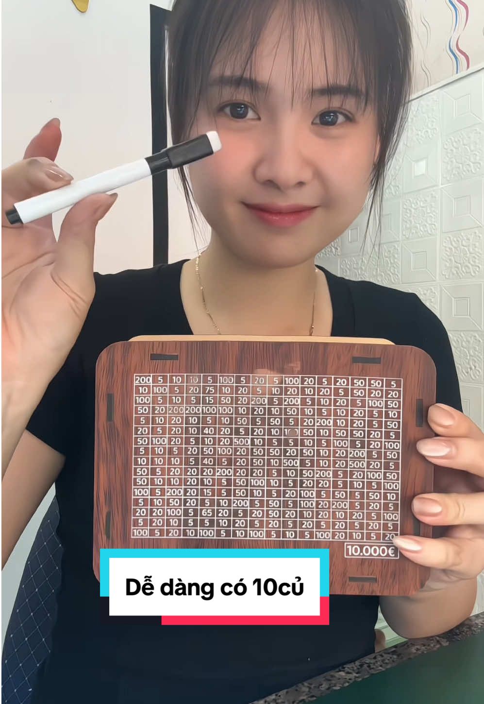 Hôm nay e khui hộp mọi người ơi,vui lắm á,mọi người đã tiết kiệm chưa,hộp tiết kiệm này gây hứng thú cực kì luôn 💵 #hopgotietkiem #tietkiemtien #xuhuongtiktok #taphoanhabi 