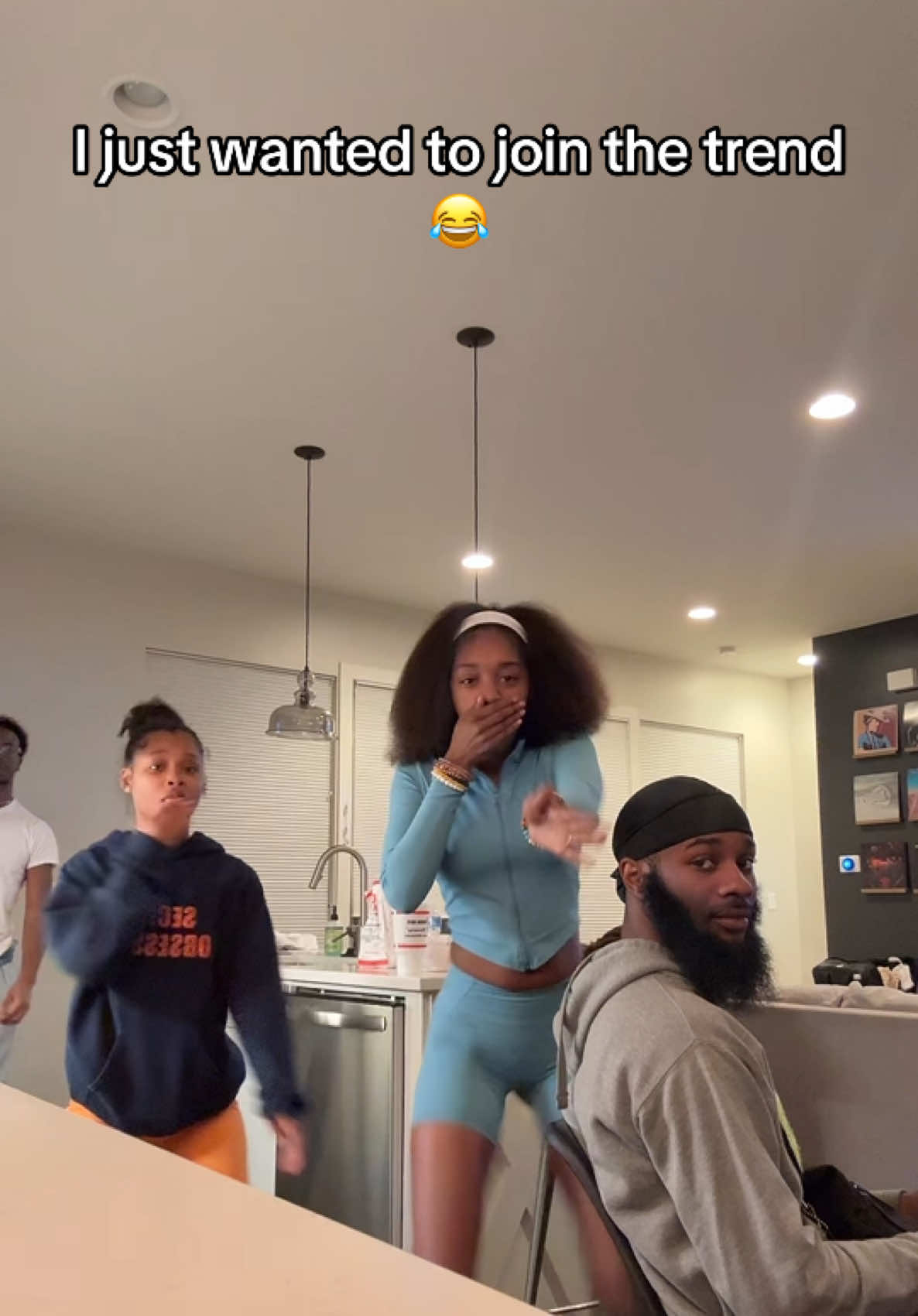 He ugly asl🤣 @Courtney_Fvmous  #influencer #funny #creatorrewardsprogram #comedia #viral 