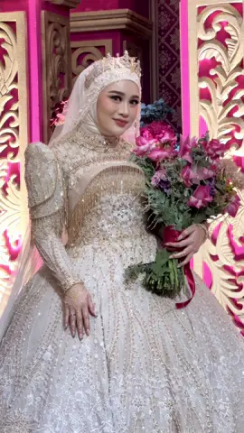 Masyaallah cantik sekaliii🤗 betul apa enggak guys ??❤️ #nstdecoration #azmiaskandar #khansamariska #azmikhansaresepsi 