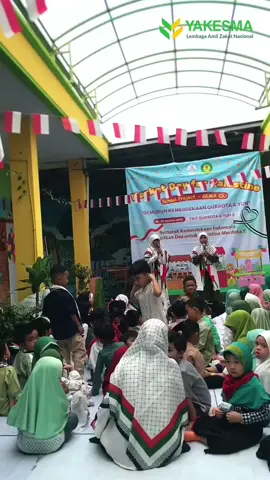 Safari Dongeng Ceria di TKIT QURROTA A'YUN II ✨📚 Suasana ceria dan penuh tawa menyelimuti halaman Sekolah, saat Laznas Yakesma menggelar kegiatan Safari Dongeng Ceria bersama adik-adik tercinta. Dengan semangat berbagi kebaikan dan cinta untuk generasi masa depan, Laznas Yakesma menghadirkan kisah-kisah penuh makna yang tak hanya menghibur, tapi juga mendidik dan menanamkan nilai-nilai kebaikan sejak dini. Dongeng bukan hanya sekadar hiburan, tapi jembatan untuk menanamkan akhlak mulia, semangat tolong-menolong, cinta ilmu, dan keimanan dalam hati anak-anak. Lewat cerita yang dikemas penuh warna dan interaktif, adik-adik di TKIT QURROTA A'YUN II diajak untuk menjelajah dunia imajinasi yang sarat hikmah. Tawa mereka pecah, mata mereka berbinar, dan hati mereka terbuka menerima pesan moral yang disampaikan. 📍 untuk sekolah yang ingin mendaftar bisa langsung hubungi : 0821 8023 4747 #dongeng #cerita              #palestine #safaridongeng #yakesma 