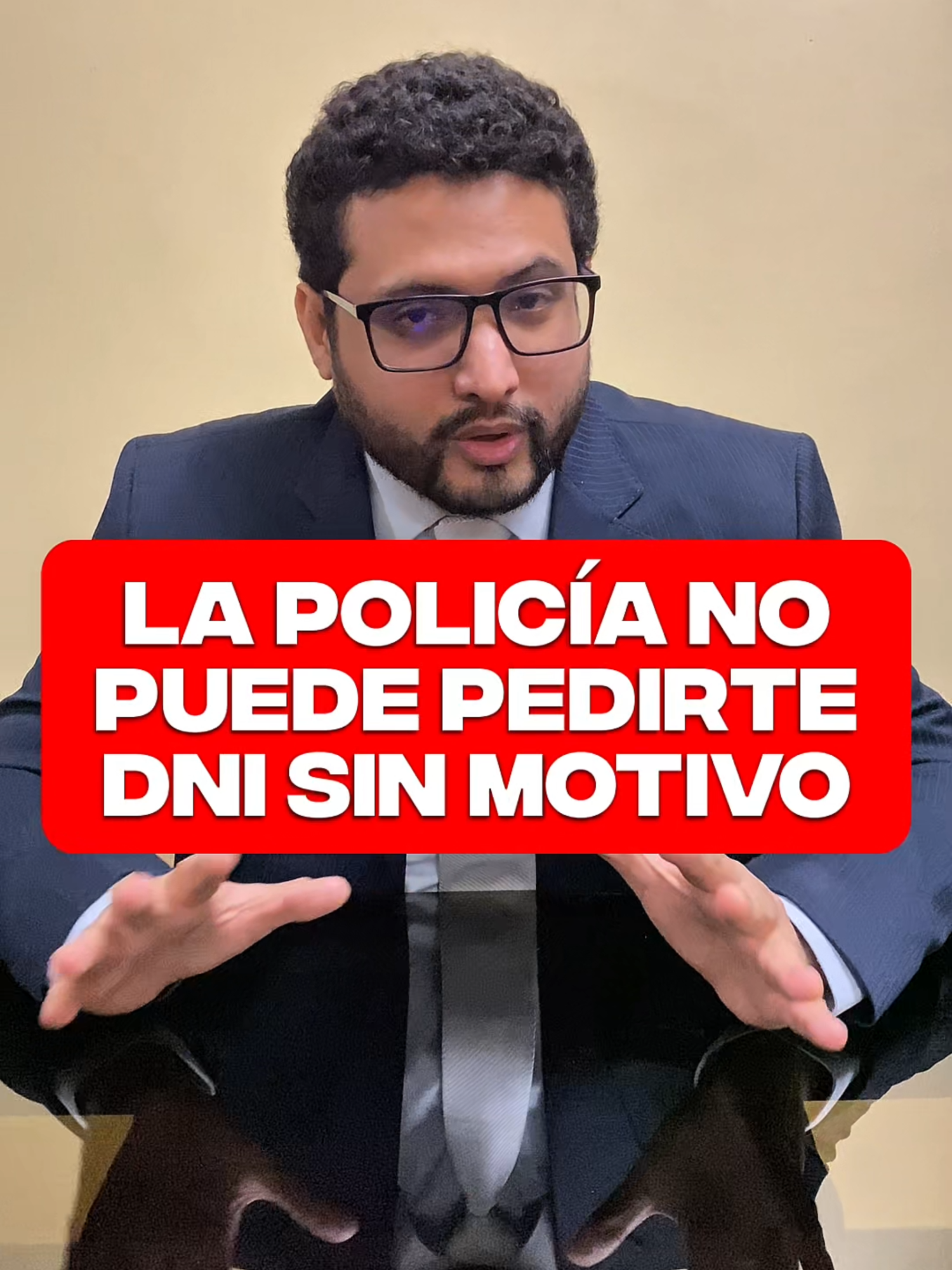 ⚖️ La Policía solo puede pedir tu DNI en casos justificados: prevenir un delito, investigar un hecho punible o verificar requisitorias. Conoce la ley y no te dejes sorprender 🚨 #abogado #abogadopenalista #asesorialegal #defensapenal #derechoprocesalpenal #procesopenal #investigacionpenal #investigacionpreparatoria #procesospenales #lima