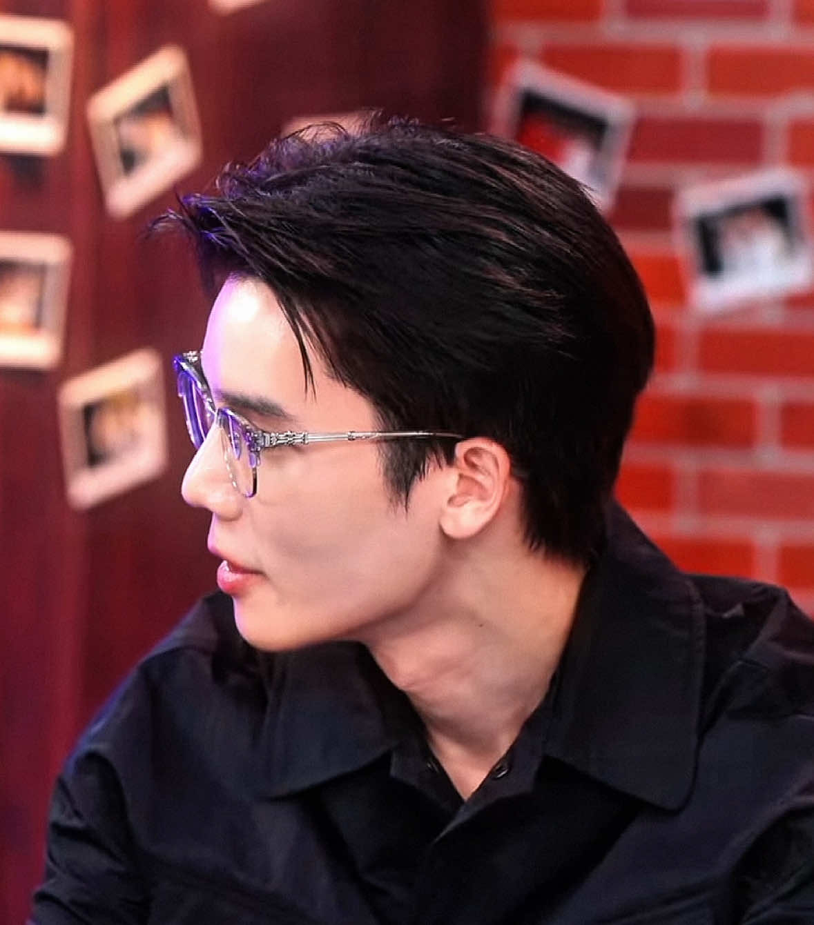 jangan kasih jimmy kacamata, please? 😭 #fyp #jimmyjitaraphol #jimmysea #gmmtvlivehouse #CapCut 