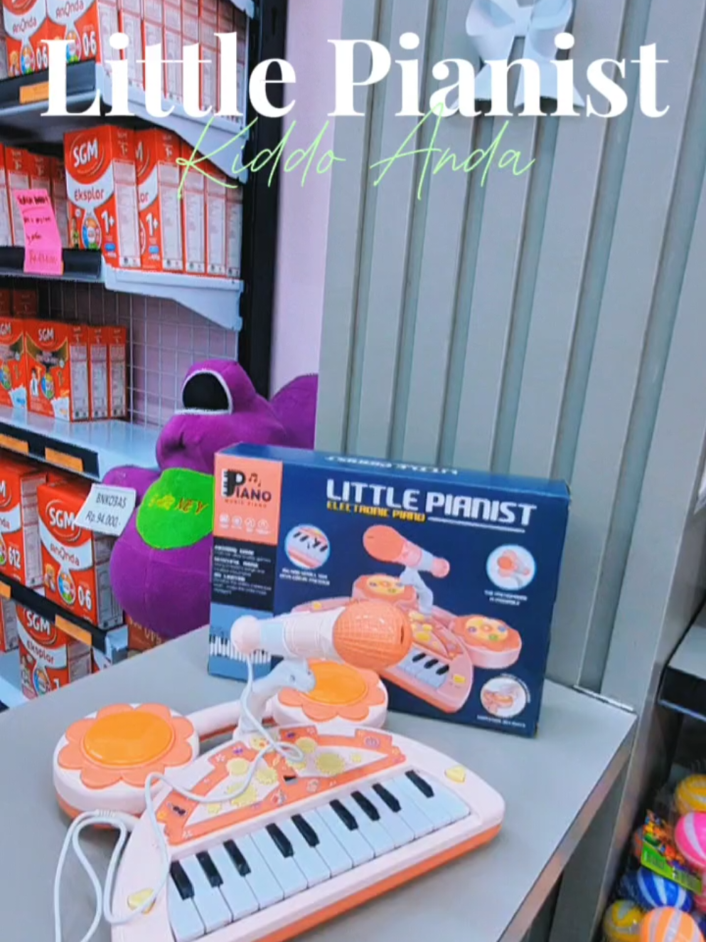 Mainan Little Pianist Electronic Piano ini cocok banget buat si kecil yang suka musik 🎶. Dilengkapi dengan: ✨ Tombol nada lengkap yang bisa dimainkan ✨ Mikrofon mini yang bisa dilepas-pasang ✨ Iringan musik & lampu warna-warni ✨ Bisa melatih kreativitas sekaligus kemampuan motorik anak Belajar musik jadi lebih seru dan menyenangkan bareng piano mungil ini. Anak bisa bernyanyi sambil main piano, dijamin makin percaya diri dan kreatif! 🎹🎤 Yuk bund, jangan tunggu lama lagi. Segera checkout Little Pianist di Kiddo Anda sekarang juga 🛒💕 #fyp #trending #mainananak #viral #promodiskon 