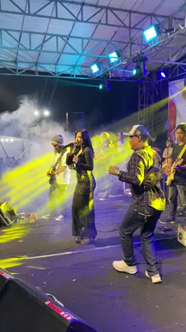 sesuai jenenge,laila ayu #lailaayu#orkes #ngoroindustri #mojokerto24jam #fypシ゚ 