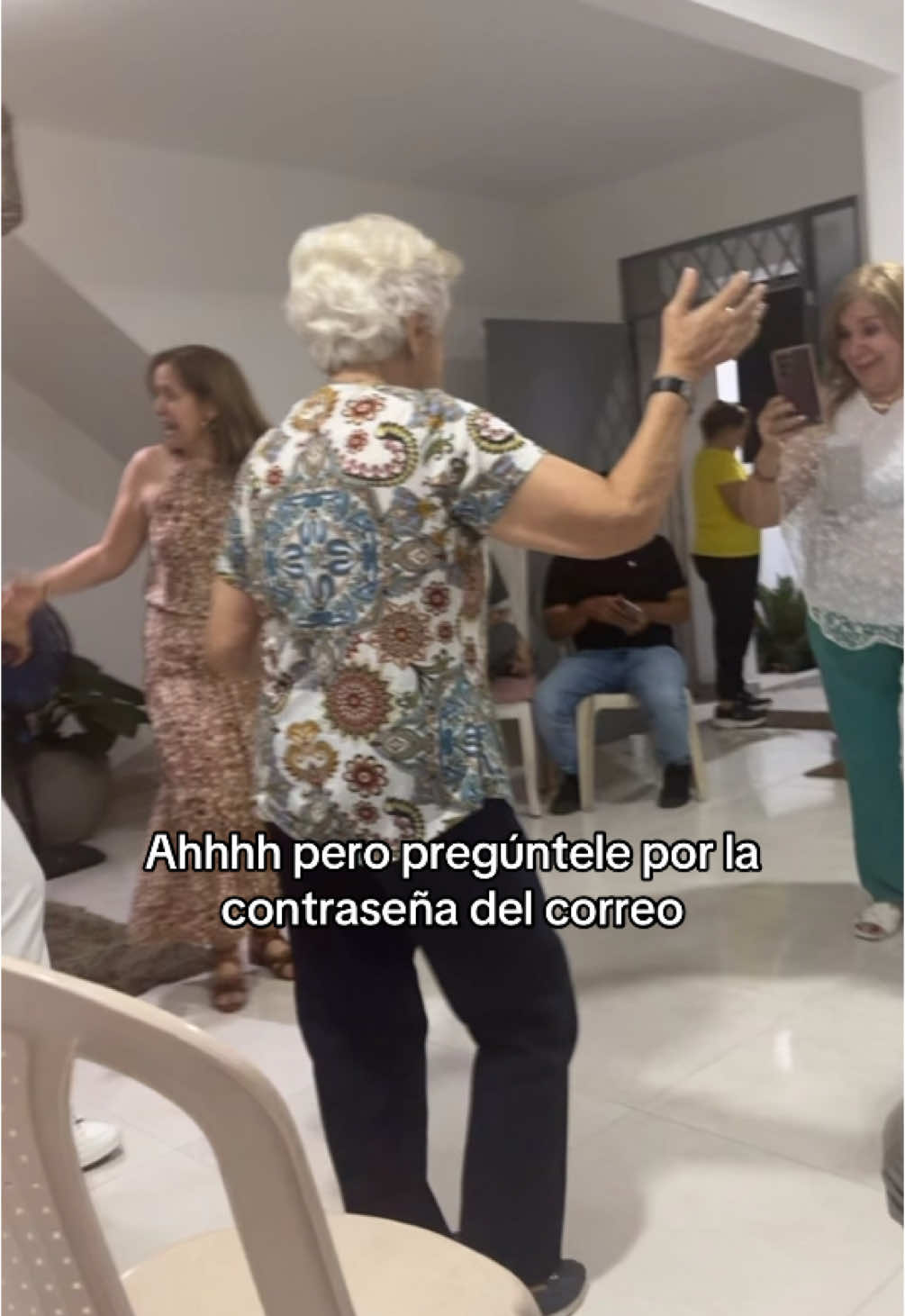 83 años dondeee puesss?🤣🤣 No puedo defraudar #paratii #familia #bambole 