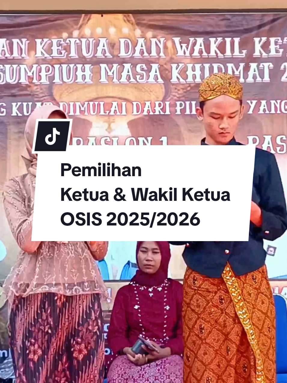 Pemilihan Ketua & Wakil Ketua OSIS SMK YPE Sumpiuh Masa Khidmat 2025/2026 telah selesai dilaksanakan. Selamat kepada: 👩‍🎓 Siti Fazira Nor Mariam (XI Manajemen Perkantoran 2) sebagai Ketua OSIS 👨‍🎓 Ade Rifki Maulana (X Pemasaran) sebagai Wakil Ketua OSIS Semoga amanah dalam menjalankan tugas, membawa inovasi, dan menjadi teladan bagi seluruh siswa SMK YPE Sumpiuh. #OSIS #SMKYPESumpiuh #PemilihanOSIS #OSIS2025