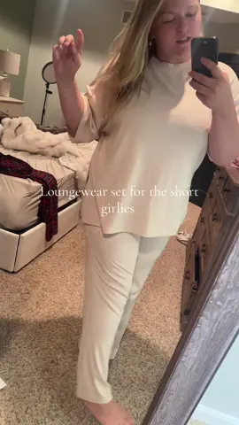 I’m a sucker for a two piece set, I be lounging around but still feel put together 😂  #twopieceset #loungewear #loungeset #midsizefashion #prettygarden 