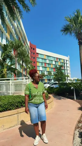#staycation #disneyland #fypシ゚ #viral_video #outfit 