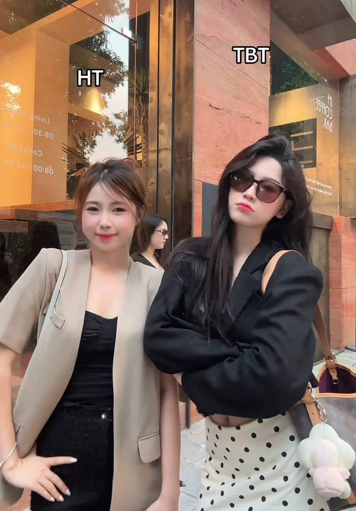 Chị em mình hoà đi chơi thoyy^^