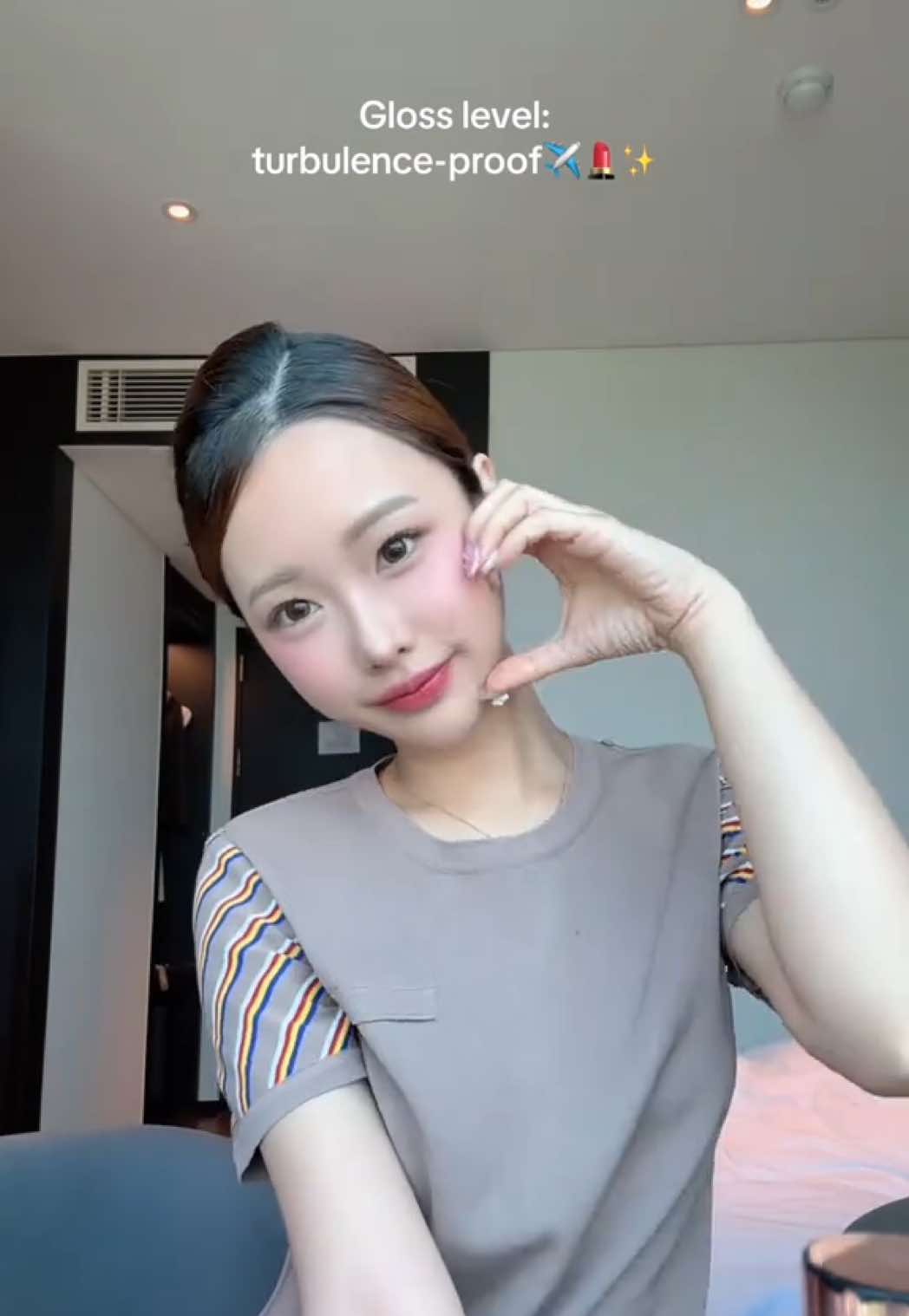Safety first, glossy lips second #cabincrew #cabincrewlife #flightattendant #แอร์โฮสเตส 