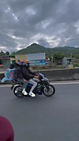 Người đi cùng với bạn trên con đường bao nhiu lâu rồi #xuhuong #xuhuongtiktok #ex155vva #tuoring24h✈️ #viral 