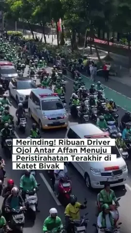 Suasana Haru mewarnai pemakaman Affan Kurniawan, Driver (Ojol) yang tewas usai di lindas kendaraan taktik (rantis) Brimob di Jakarta Pusat, Kamis ( 28/8/2025) maam. #ripdemocracy #indonesia🇮🇩 #indonesiacemas #trendingtiktok 