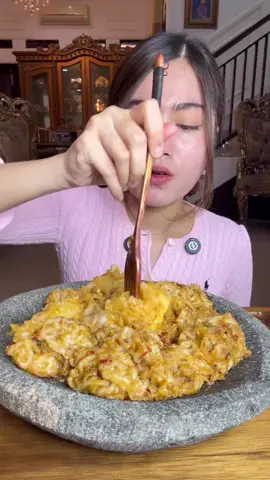 mukbang yang lagi virall guysss seblak rafael sama jamur salju🤤🤩 Cr: @versansss  #seblakviral #asmrtiktoks #berandafyp #mukbangvideo #kulinertiktok 