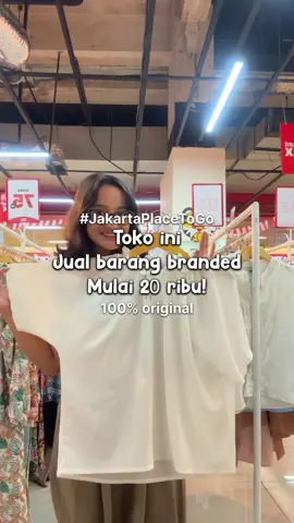 Kapan lagi, belanja barang branded mulai dari 20 ribuan? 😍 Guys! DiscountMax lagi ngadain Fashion Bazaar loh! Baju-baju branded harganya mulai dari 20 ribuan aja! Pastinya original dan limited yaa ❤️ Buat kamu para diskon hunter, ini sih cocok banget ya! Apalagi banyak barang yang bisa kamu temukan! Mulai dari fashion item, kebutuhan rumah tangga, skincare makeup, dan masih banyak lagi! Yuk, #serbuduluan ke DiscountMAX sekarang juga! #KejutanDiscountMax #discountmax #placetogojkt #infodiskon 