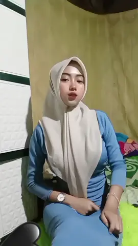 goyang sendiri klo berdua bhya